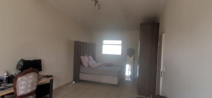2 Bedroom Property for Sale in Barbeque Downs Gauteng