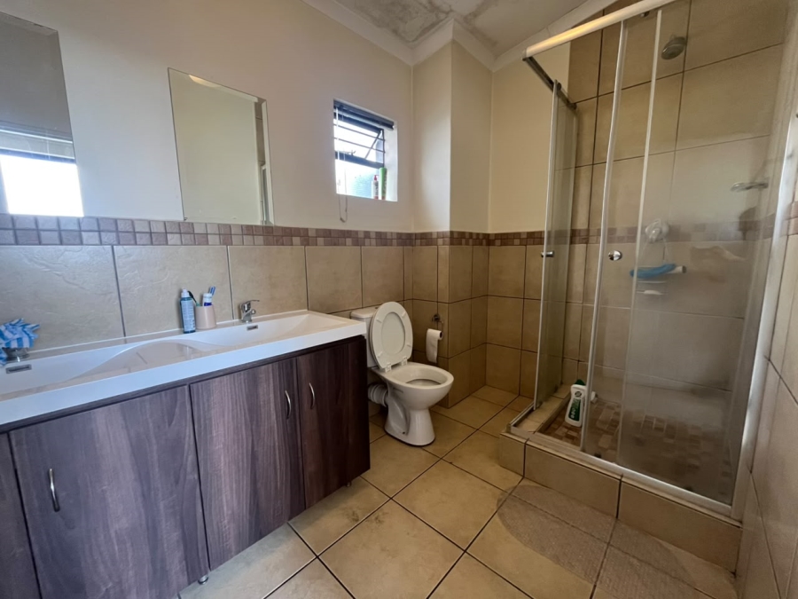 2 Bedroom Property for Sale in Barbeque Downs Gauteng