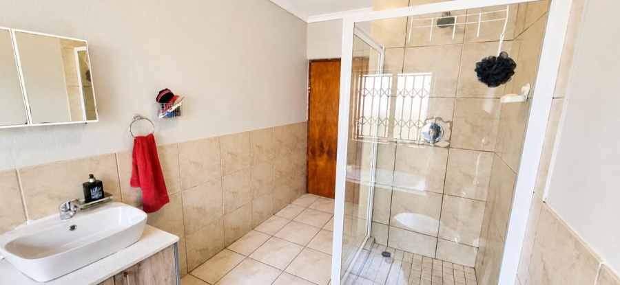 3 Bedroom Property for Sale in Country View Gauteng