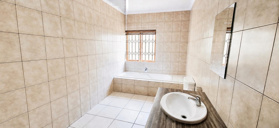 3 Bedroom Property for Sale in Country View Gauteng