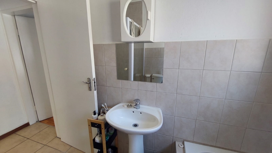 2 Bedroom Property for Sale in Greenhills Gauteng