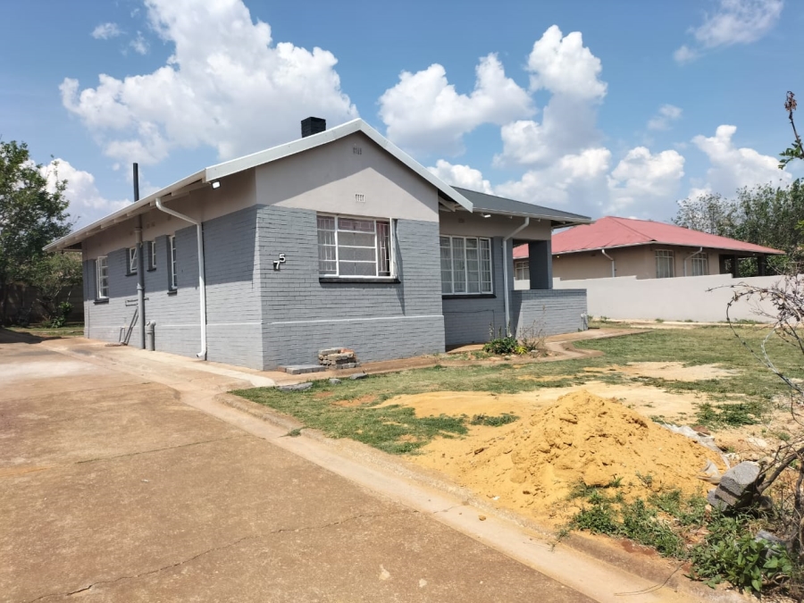 3 Bedroom Property for Sale in Carletonville Central Gauteng