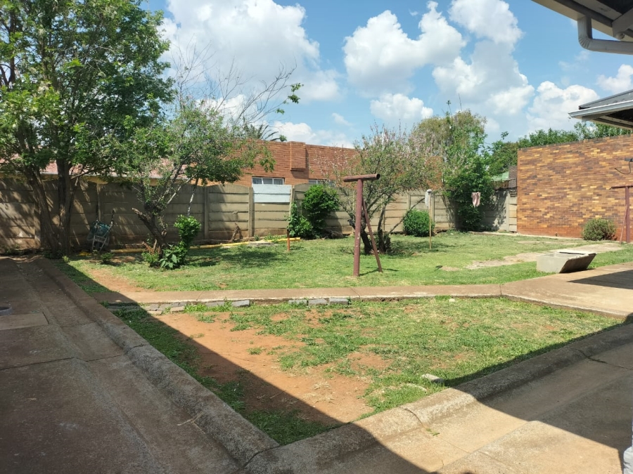 3 Bedroom Property for Sale in Carletonville Central Gauteng