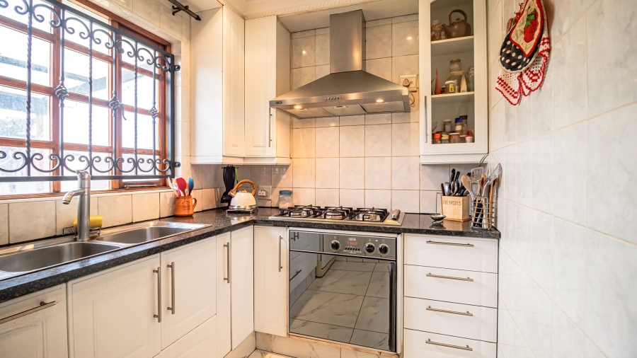 5 Bedroom Property for Sale in The Hill Gauteng