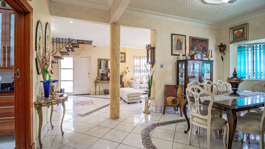 5 Bedroom Property for Sale in The Hill Gauteng
