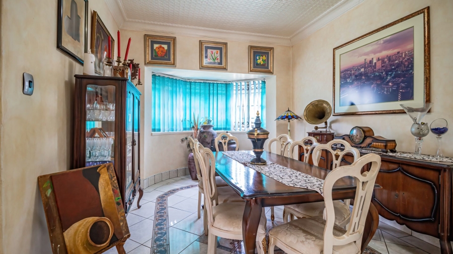 5 Bedroom Property for Sale in The Hill Gauteng
