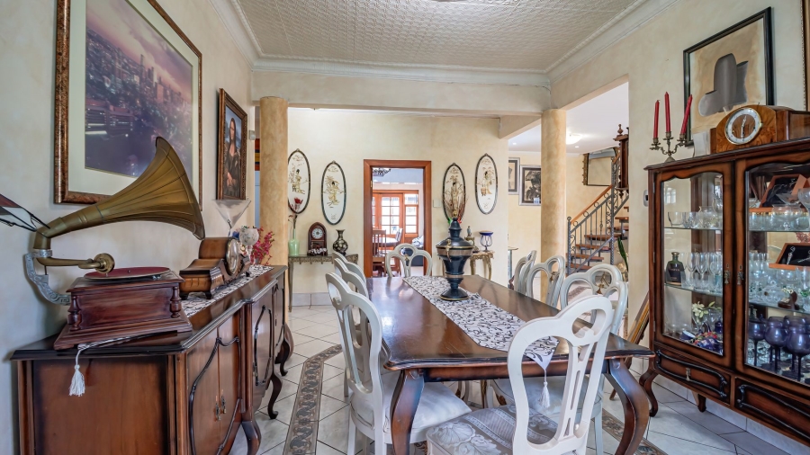 5 Bedroom Property for Sale in The Hill Gauteng