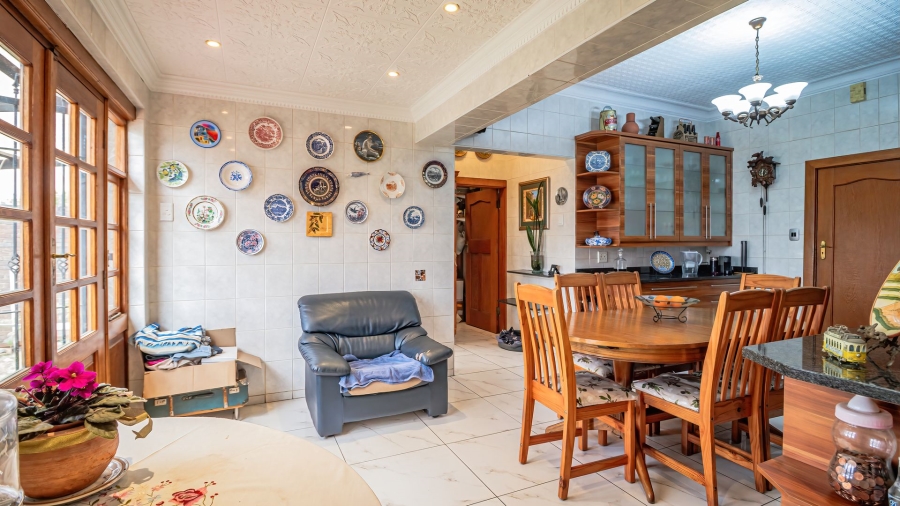 5 Bedroom Property for Sale in The Hill Gauteng