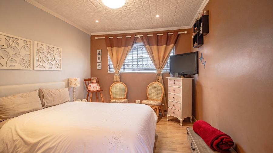 5 Bedroom Property for Sale in The Hill Gauteng
