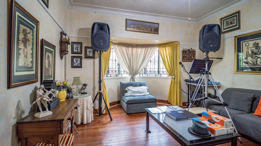 5 Bedroom Property for Sale in The Hill Gauteng