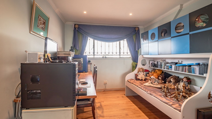 5 Bedroom Property for Sale in The Hill Gauteng