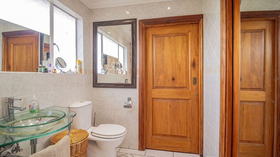 5 Bedroom Property for Sale in The Hill Gauteng