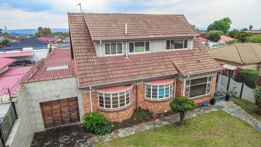 5 Bedroom Property for Sale in The Hill Gauteng