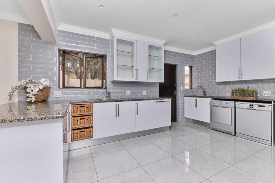 3 Bedroom Property for Sale in Bryanston Gauteng