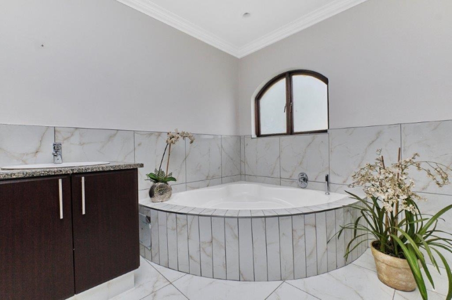 3 Bedroom Property for Sale in Bryanston Gauteng