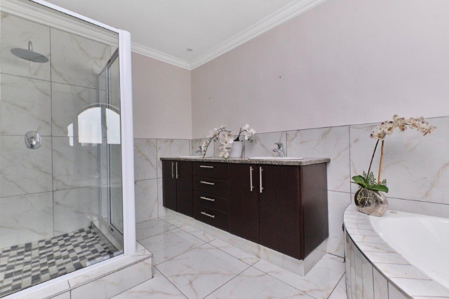 3 Bedroom Property for Sale in Bryanston Gauteng