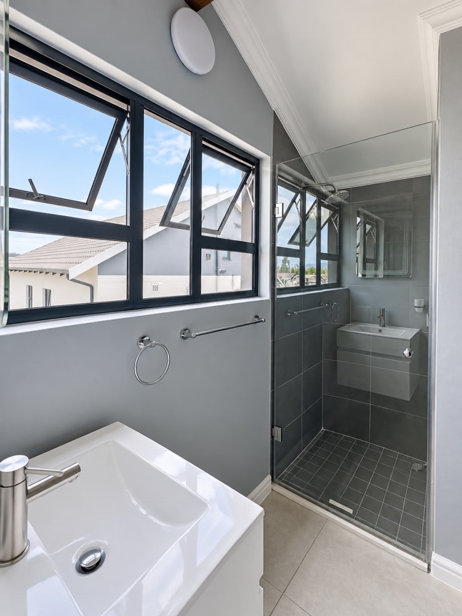 3 Bedroom Property for Sale in Glen Austin Gauteng