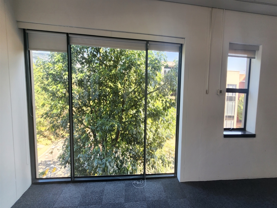 To Let Commercial Property for Rent in Wierda Valley Gauteng