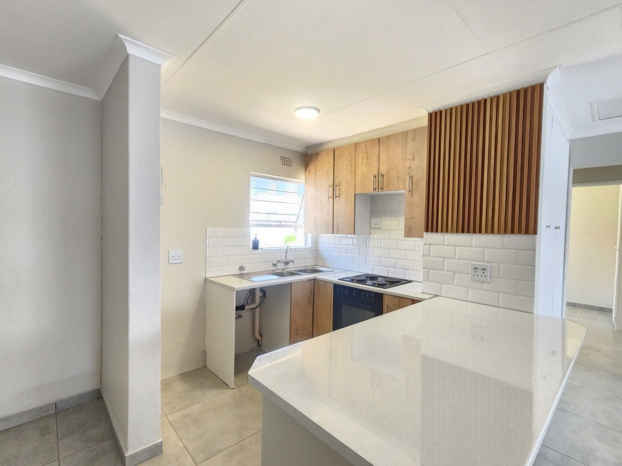 2 Bedroom Property for Sale in La Montagne Gauteng