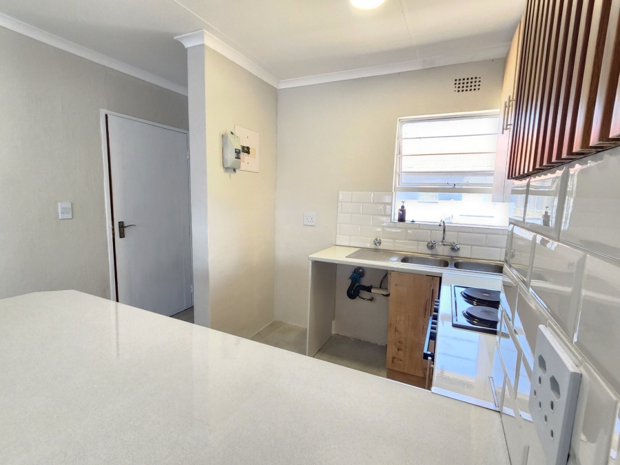 2 Bedroom Property for Sale in La Montagne Gauteng