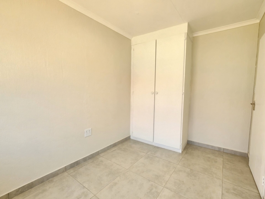2 Bedroom Property for Sale in La Montagne Gauteng