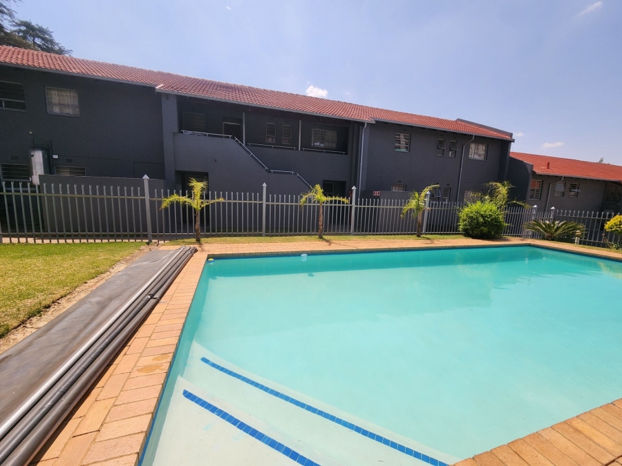 2 Bedroom Property for Sale in La Montagne Gauteng