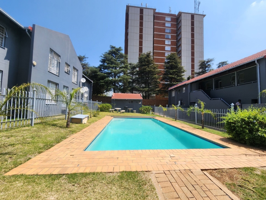 2 Bedroom Property for Sale in La Montagne Gauteng