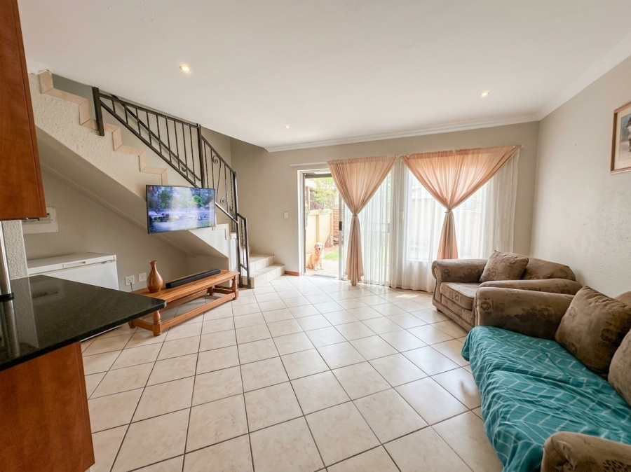 2 Bedroom Property for Sale in Annlin Gauteng