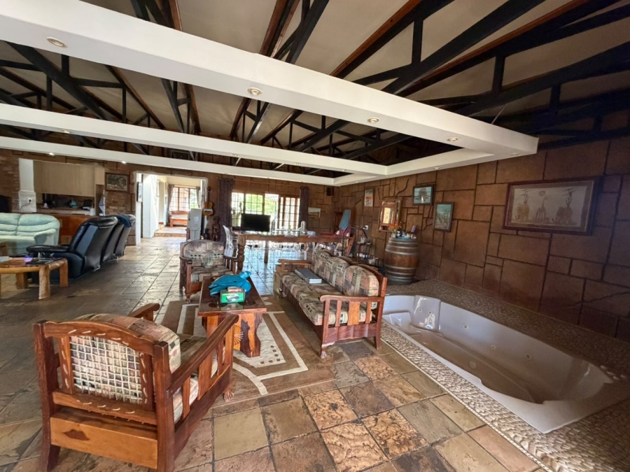 4 Bedroom Property for Sale in Derdepoort Gauteng