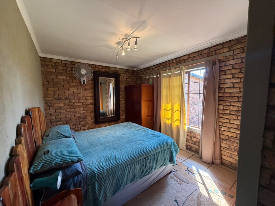 4 Bedroom Property for Sale in Derdepoort Gauteng