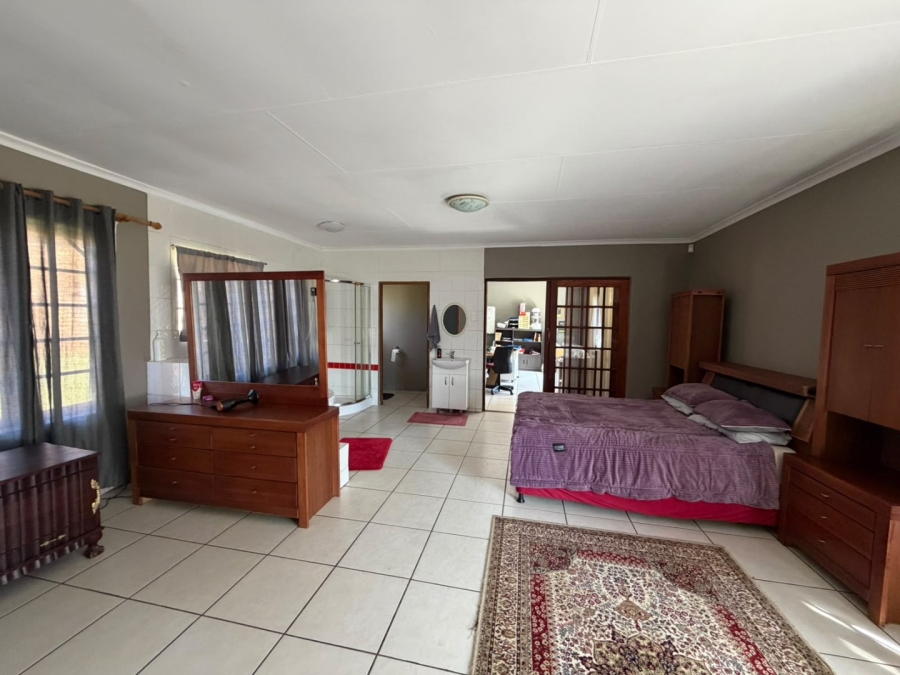 4 Bedroom Property for Sale in Derdepoort Gauteng