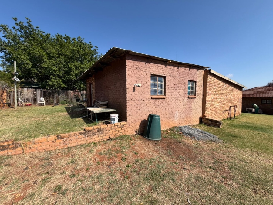 4 Bedroom Property for Sale in Derdepoort Gauteng