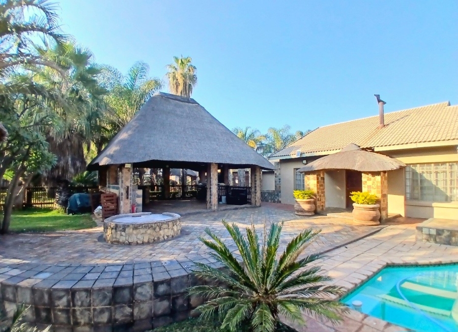 5 Bedroom Property for Sale in Doornpoort Gauteng