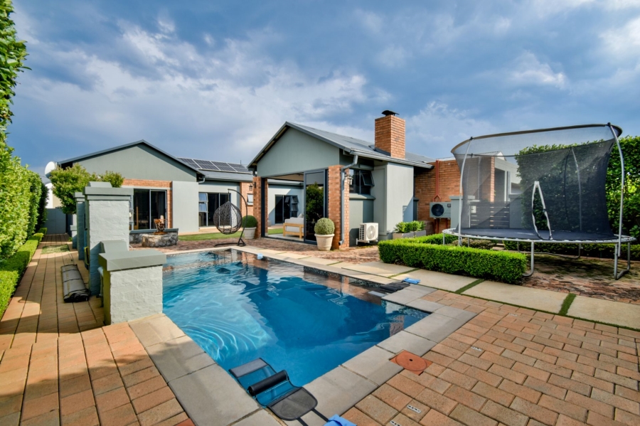 4 Bedroom Property for Sale in Midstream Meadows Gauteng