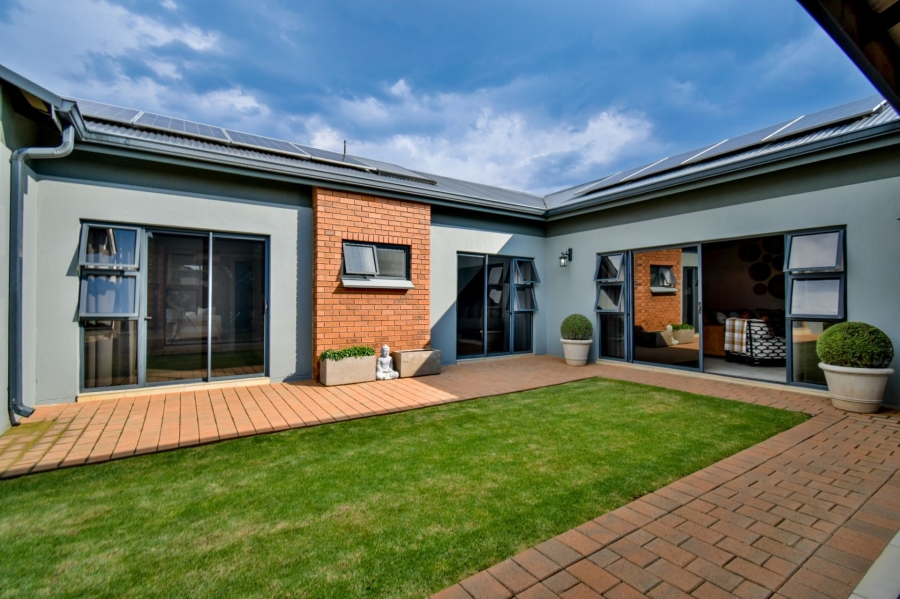 4 Bedroom Property for Sale in Midstream Meadows Gauteng