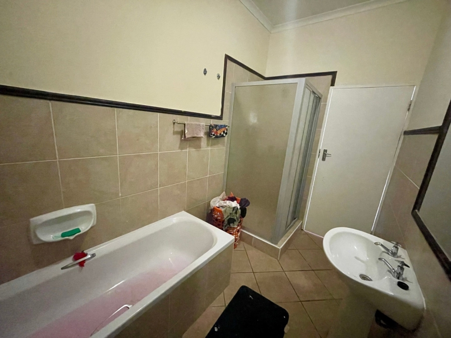2 Bedroom Property for Sale in The Orchards Gauteng