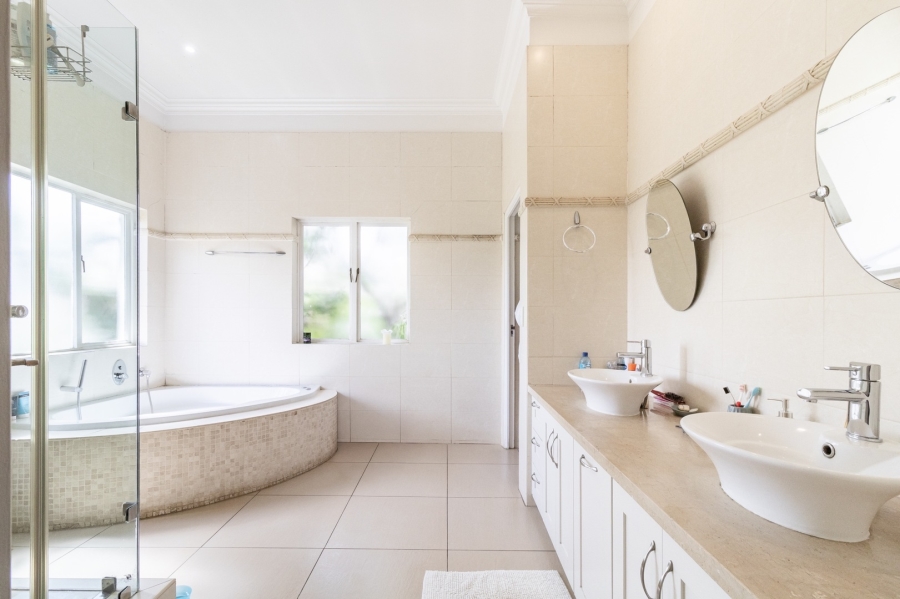 5 Bedroom Property for Sale in Dainfern Valley Gauteng