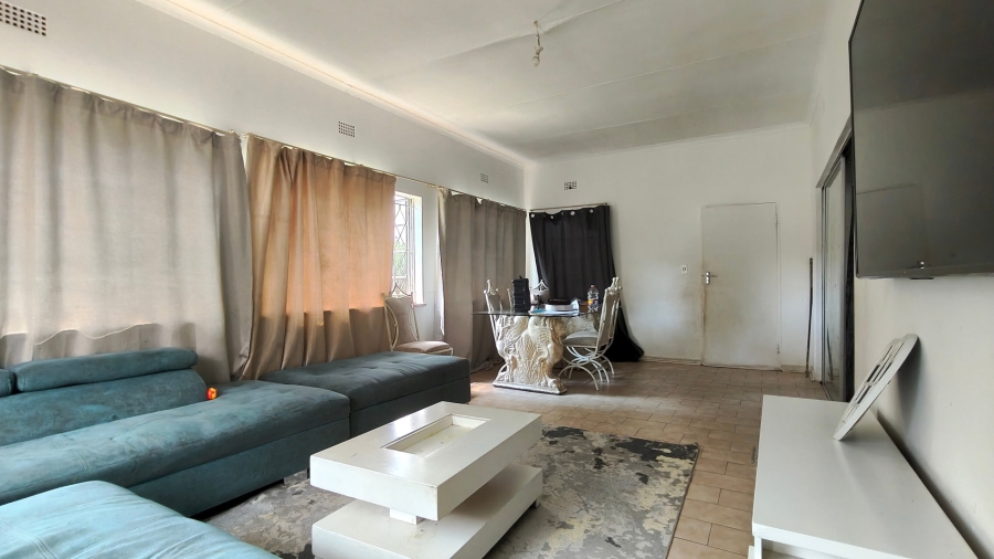 3 Bedroom Property for Sale in Linmeyer Gauteng