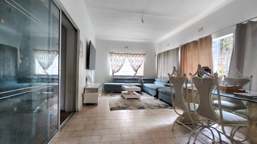 3 Bedroom Property for Sale in Linmeyer Gauteng