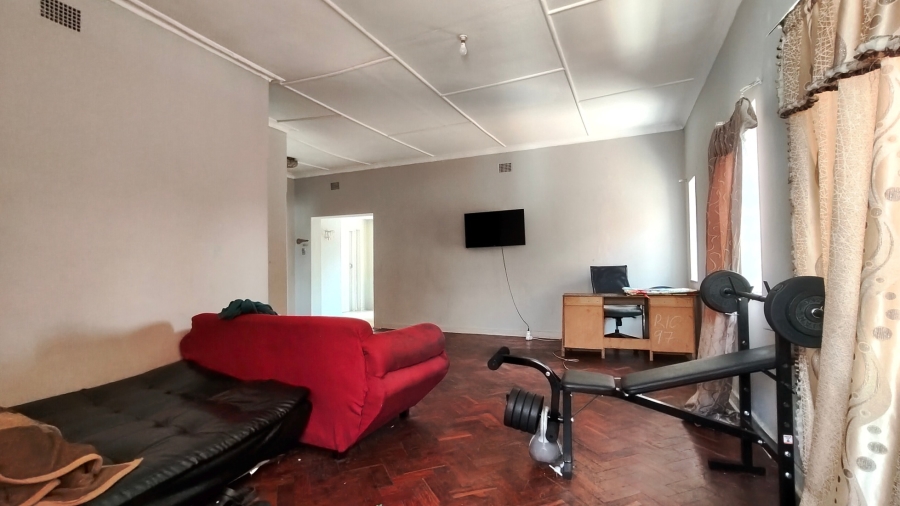3 Bedroom Property for Sale in Linmeyer Gauteng