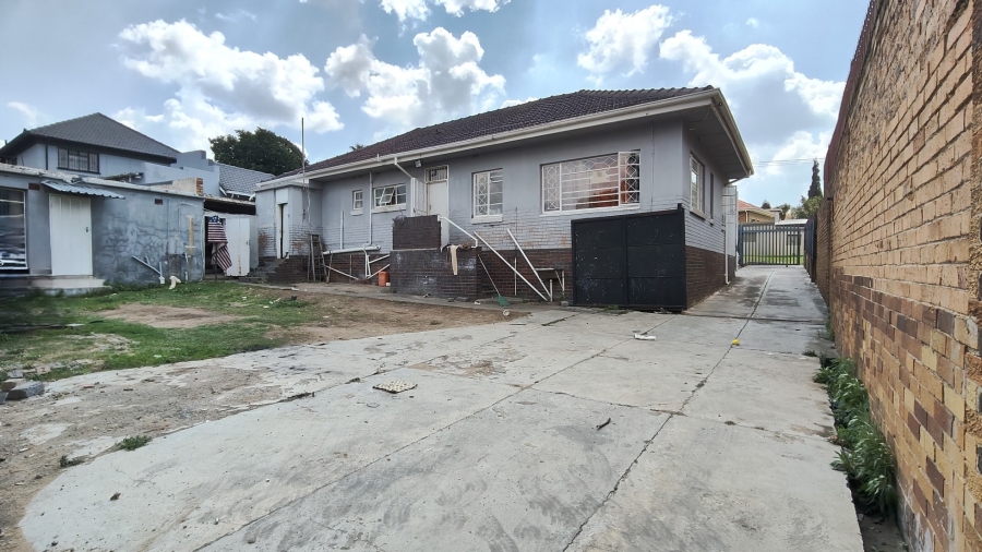 3 Bedroom Property for Sale in Linmeyer Gauteng