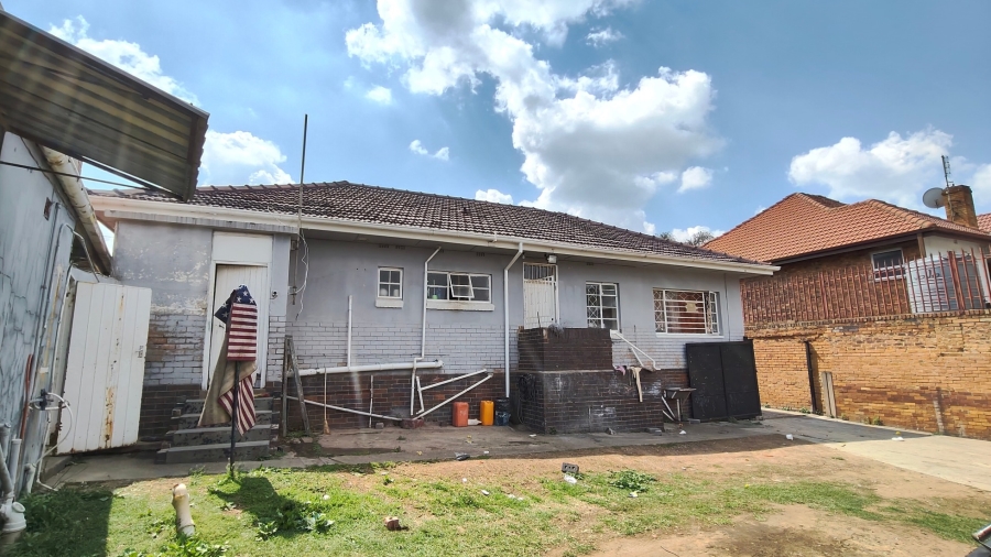 3 Bedroom Property for Sale in Linmeyer Gauteng