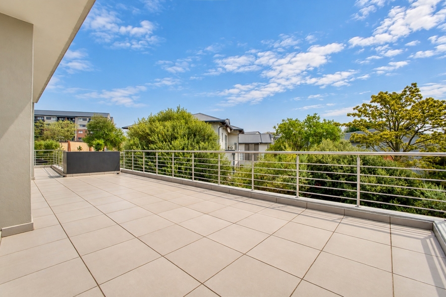 To Let 5 Bedroom Property for Rent in Helderfontein Estate Gauteng