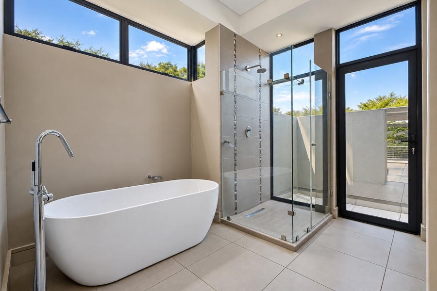 To Let 5 Bedroom Property for Rent in Helderfontein Estate Gauteng