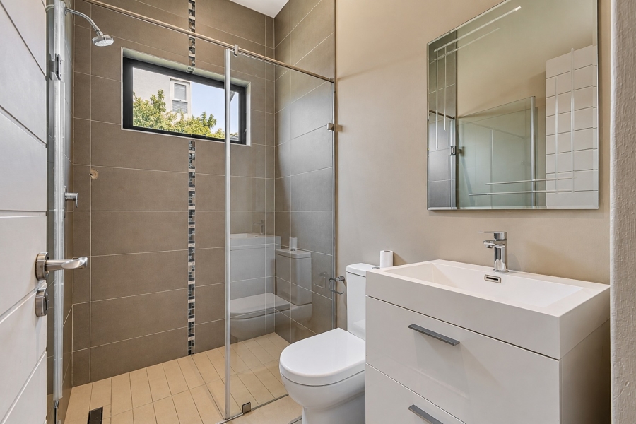 To Let 5 Bedroom Property for Rent in Helderfontein Estate Gauteng