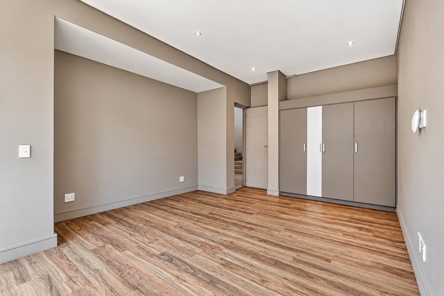 To Let 5 Bedroom Property for Rent in Helderfontein Estate Gauteng