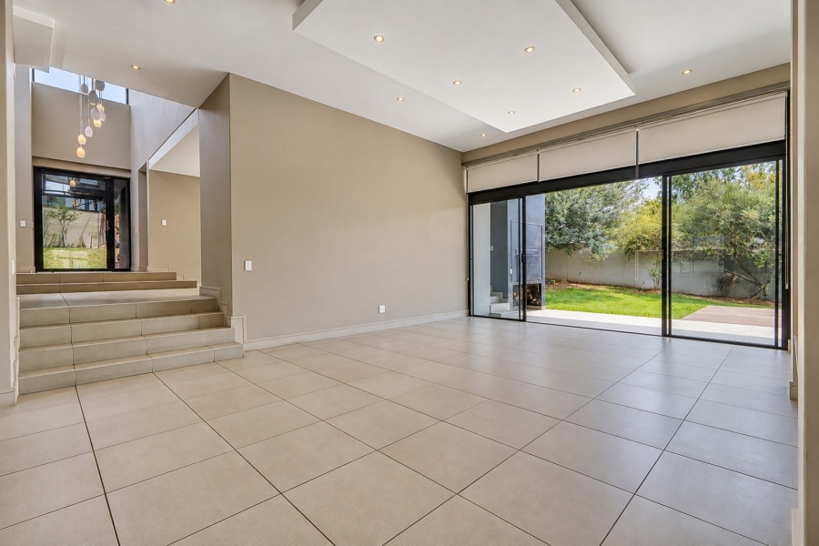 To Let 5 Bedroom Property for Rent in Helderfontein Estate Gauteng