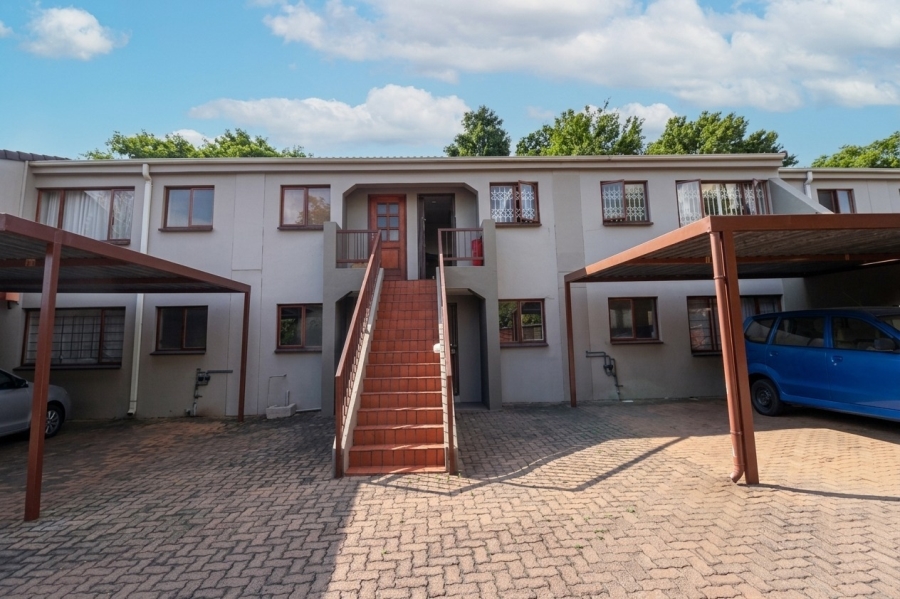 2 Bedroom Property for Sale in Sunninghill Gauteng