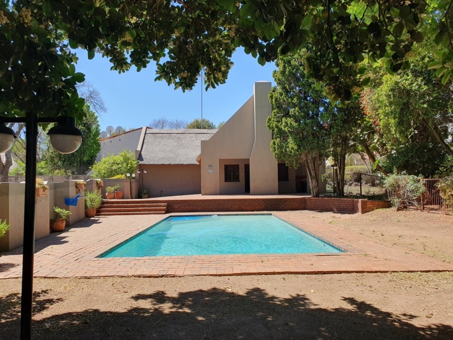 2 Bedroom Property for Sale in Sunninghill Gauteng
