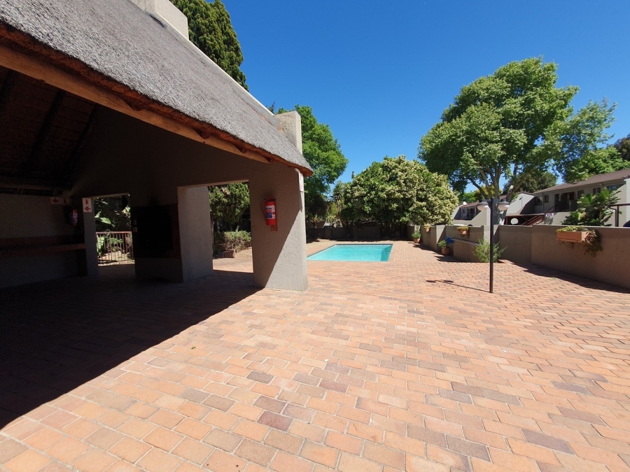 2 Bedroom Property for Sale in Sunninghill Gauteng